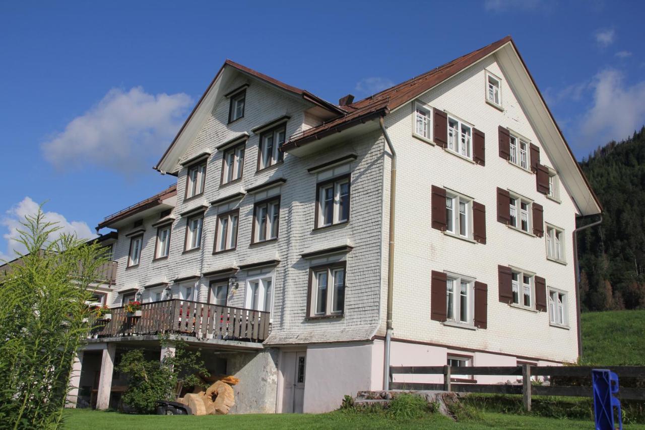 Zimmer & Z'Morgae Schoenenboden Wildhaus Buitenkant foto